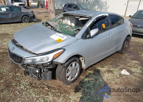 2017 Kia Forte Lx из США, поврежденный, VIN 3KPFL4A72HE050695